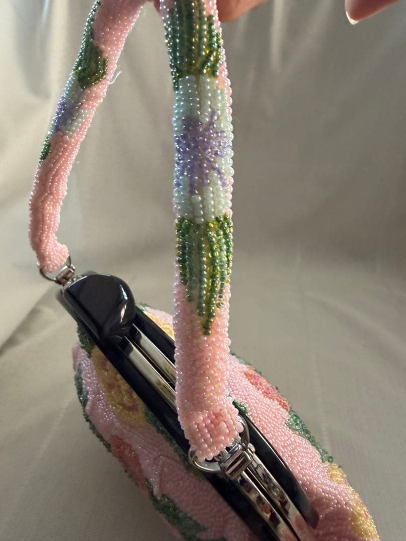 花柄ビーズ刺繍クラッチバッグ　表も、裏も超豪華