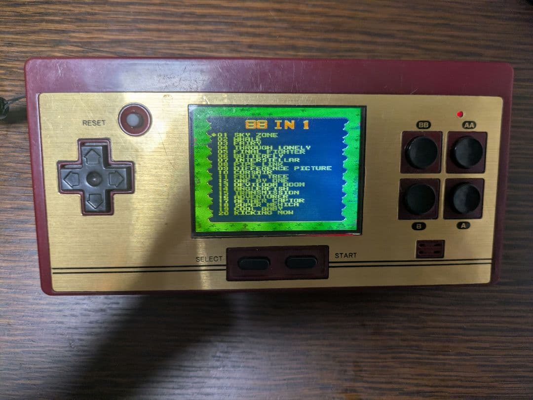 コロンバスサークル　FC POCKET　エフシーポケット ファミコン互換機