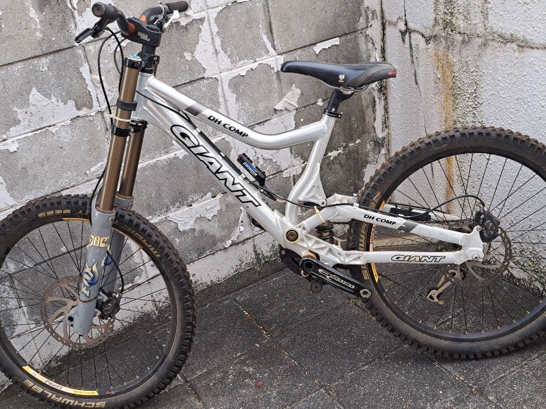 GIANT DH COMP FOX40フォーク Manitou SPVショック