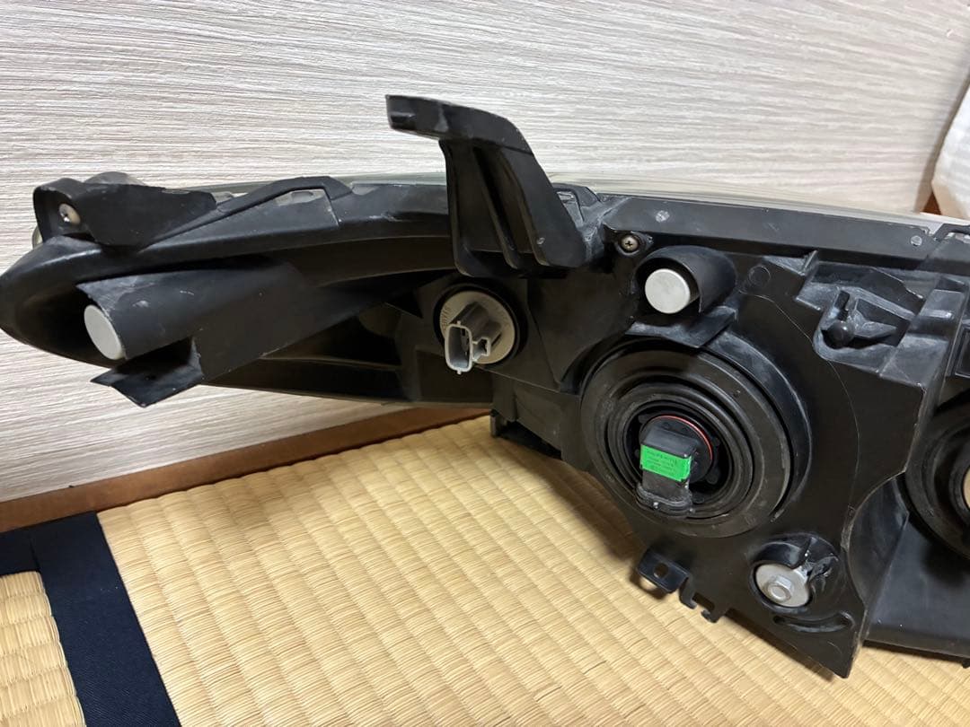30 シエナ 35 純正ヘッドライト インナーブラック 前期 DRL 日本道路用