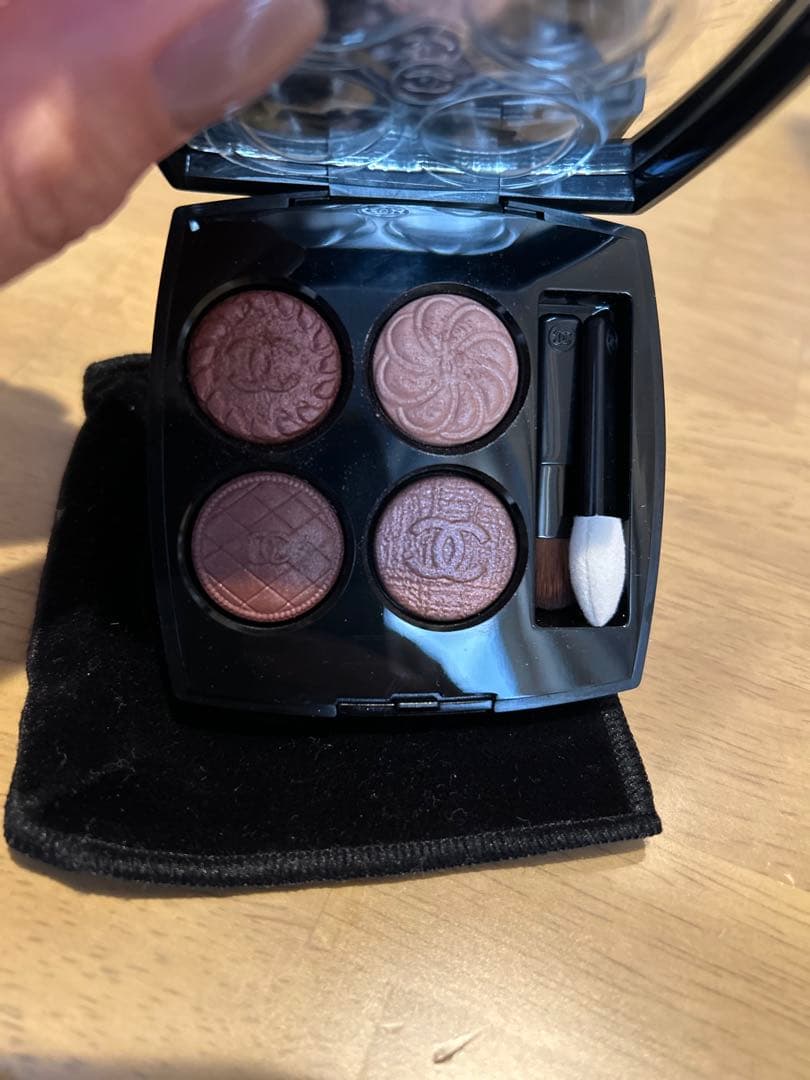 CHANEL レ キャトル オンブル ブトン 219 ブトンクチュール