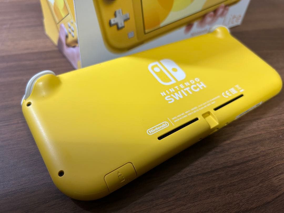【使用回数少】Nintendo Switch Lite イエロー 本体