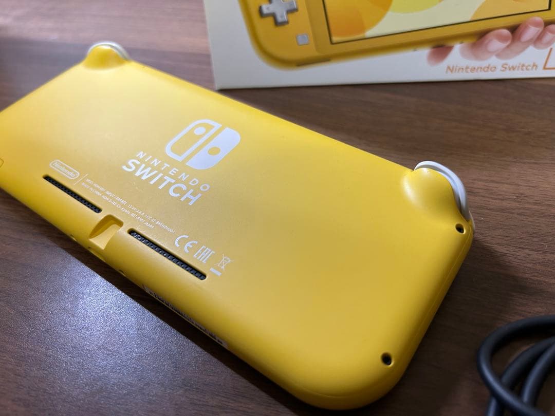 【使用回数少】Nintendo Switch Lite イエロー 本体