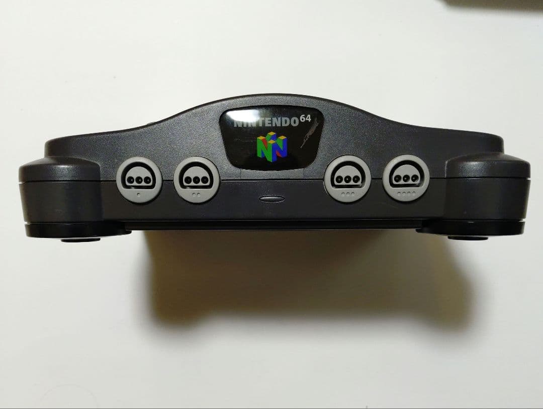ニンテンドー64 本体＋コントローラー×４＋人気ソフト３本マリカースマブラ007