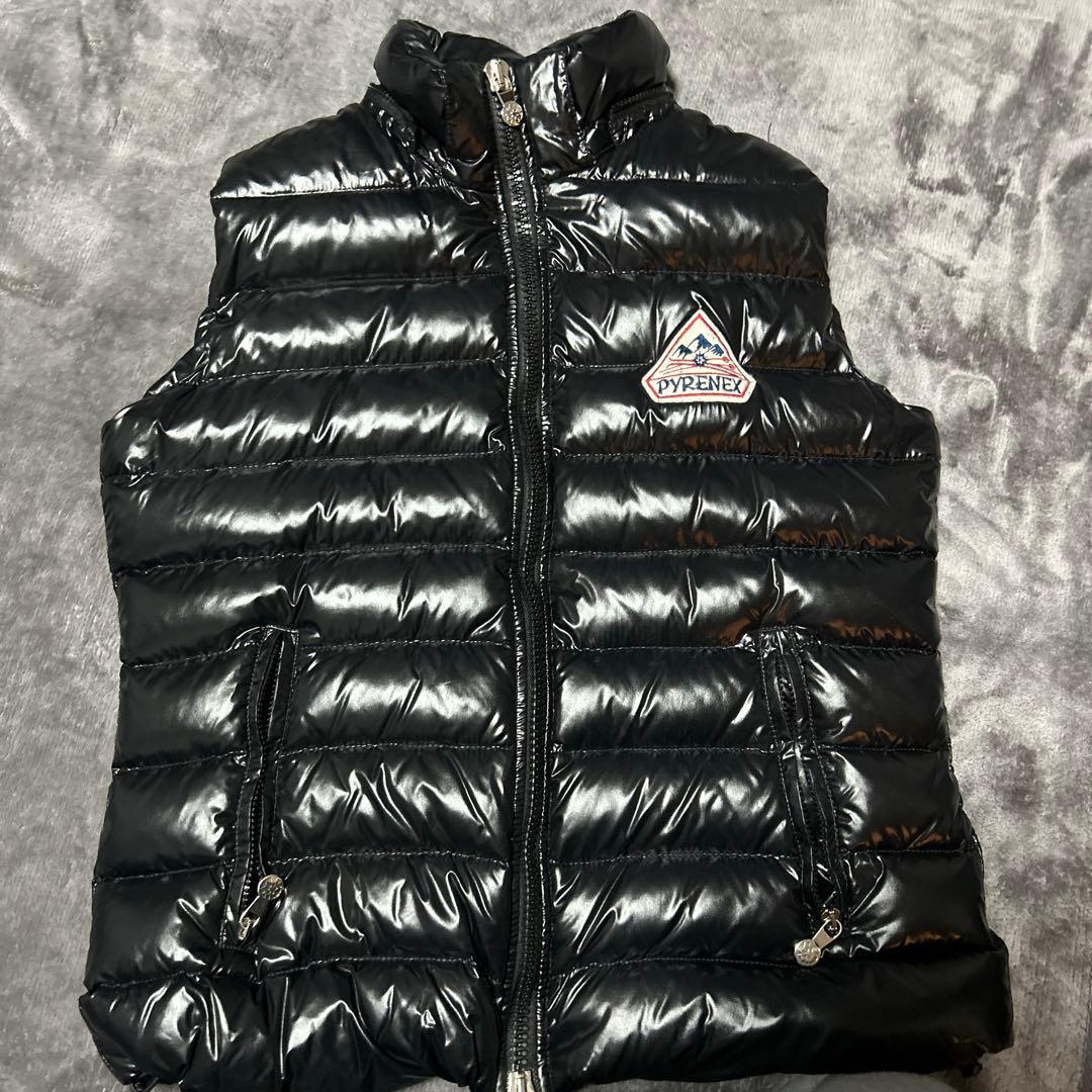 PYRENEX ブラック ダウンベスト フード付き