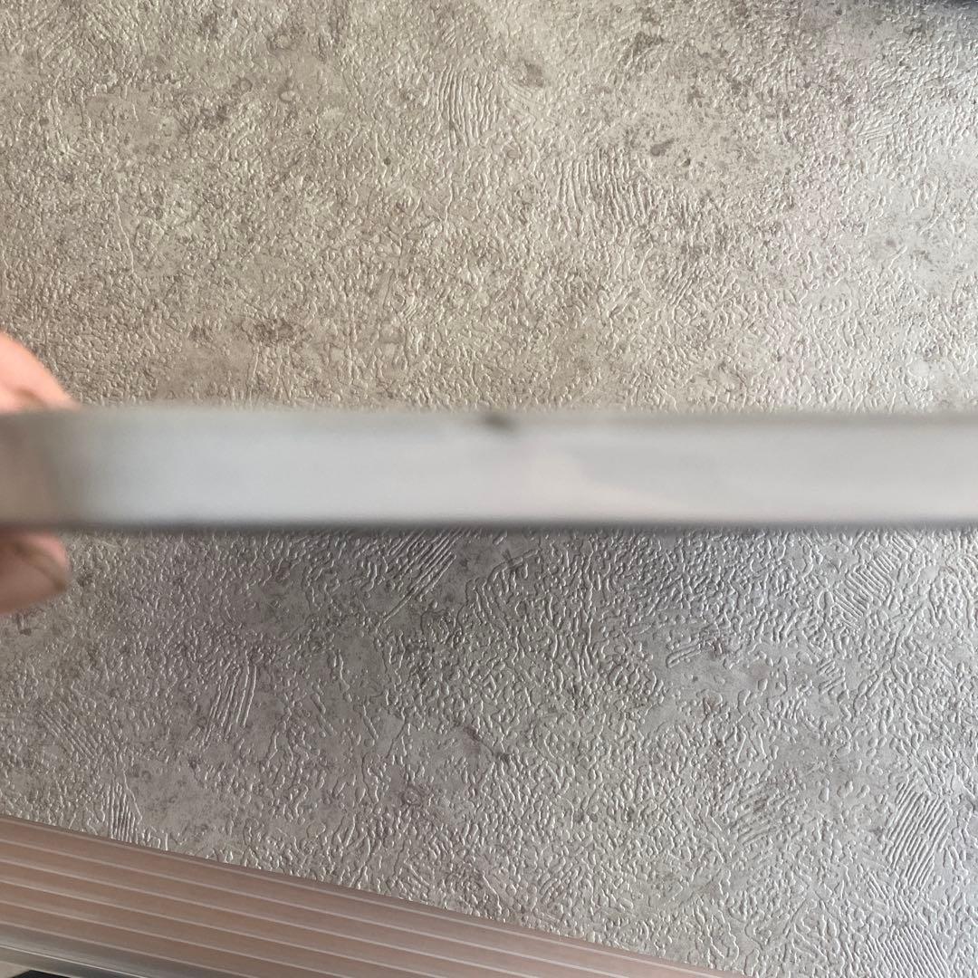お洒落な器　陶器　白２枚　黒２枚