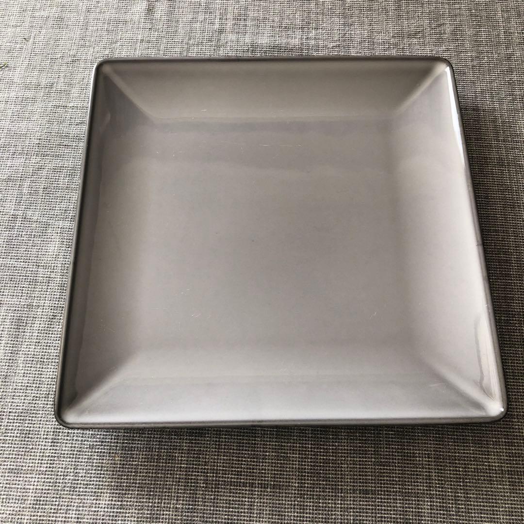 ストウブ　Staub　スクエアディナープレート　グレー 24cm×24cm