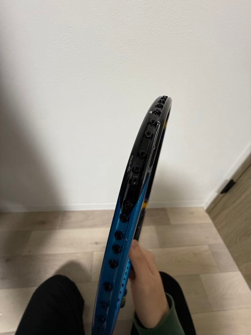 バドミントンラケット アストロクス77 青　4ug5