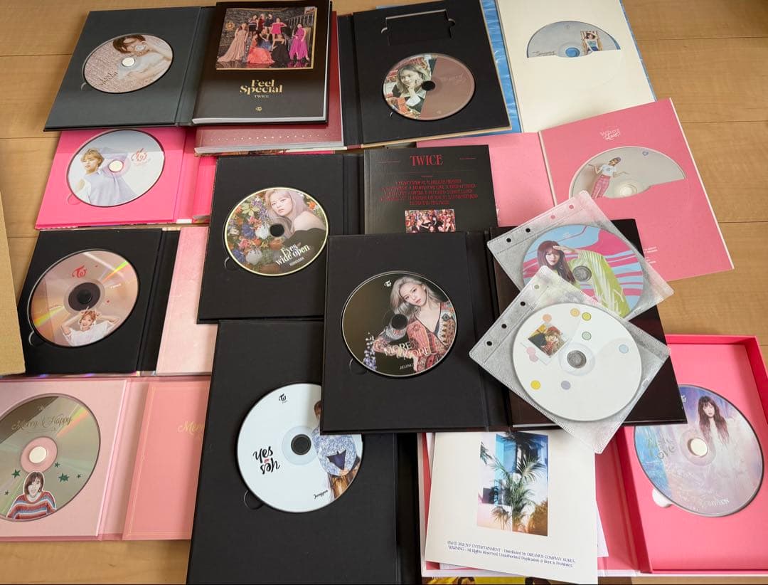 TWICE 韓国 アルバム CD 特典 おまけつき 全てつきます！
