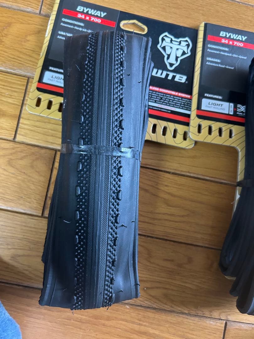 WTB BYWAY 34 x 700 チューブレスタイヤ 2本セット