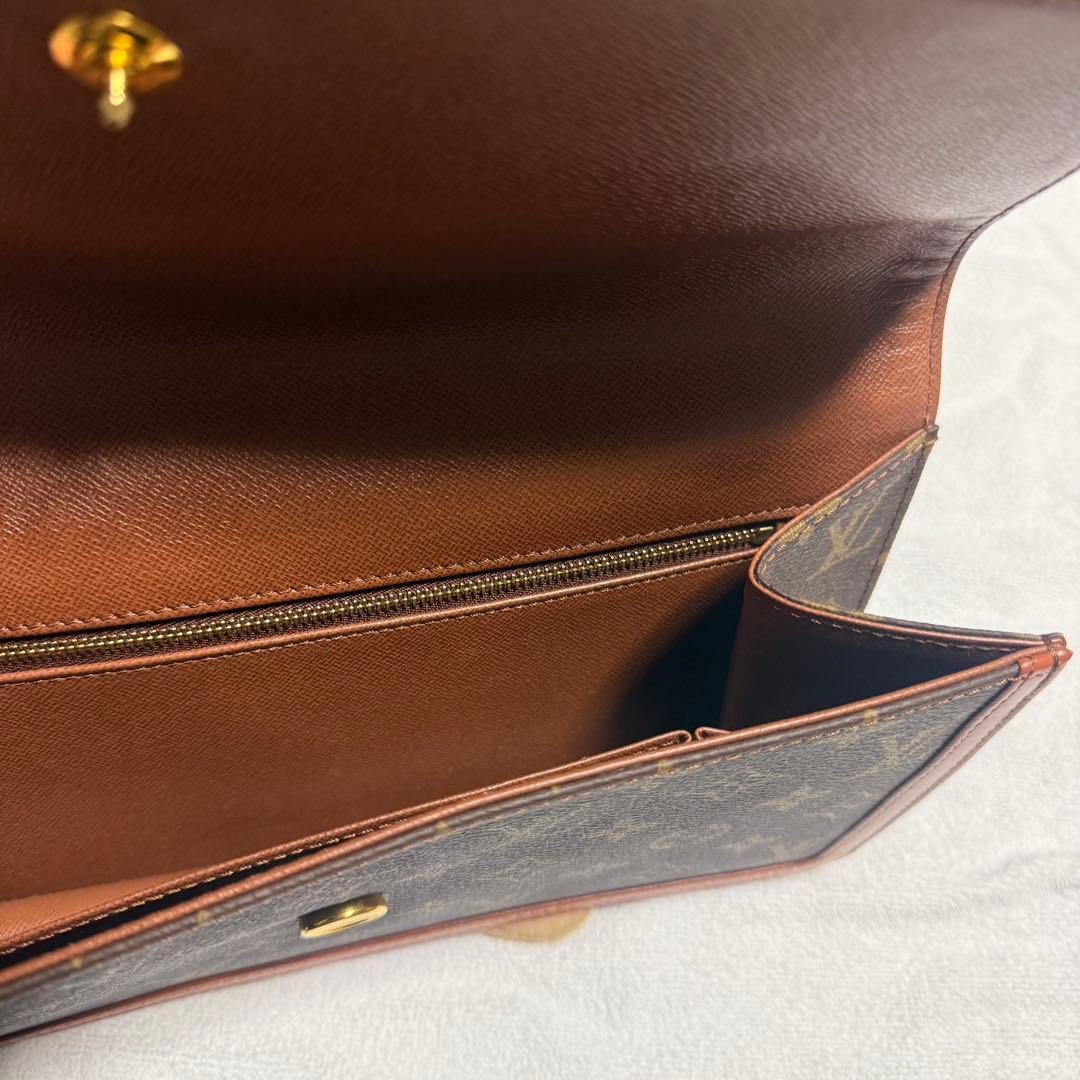Louis Vuitton モノグラム クラッチバッグ