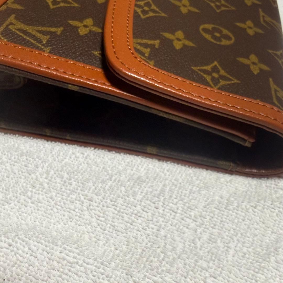 Louis Vuitton モノグラム クラッチバッグ