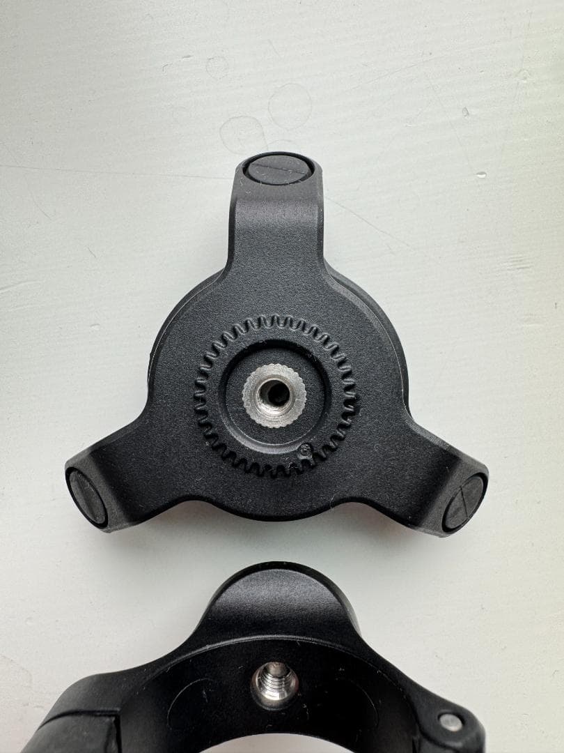 【中古】Quad Lock ハンドルバーマウント + 衝撃(振動)吸収ダンパー