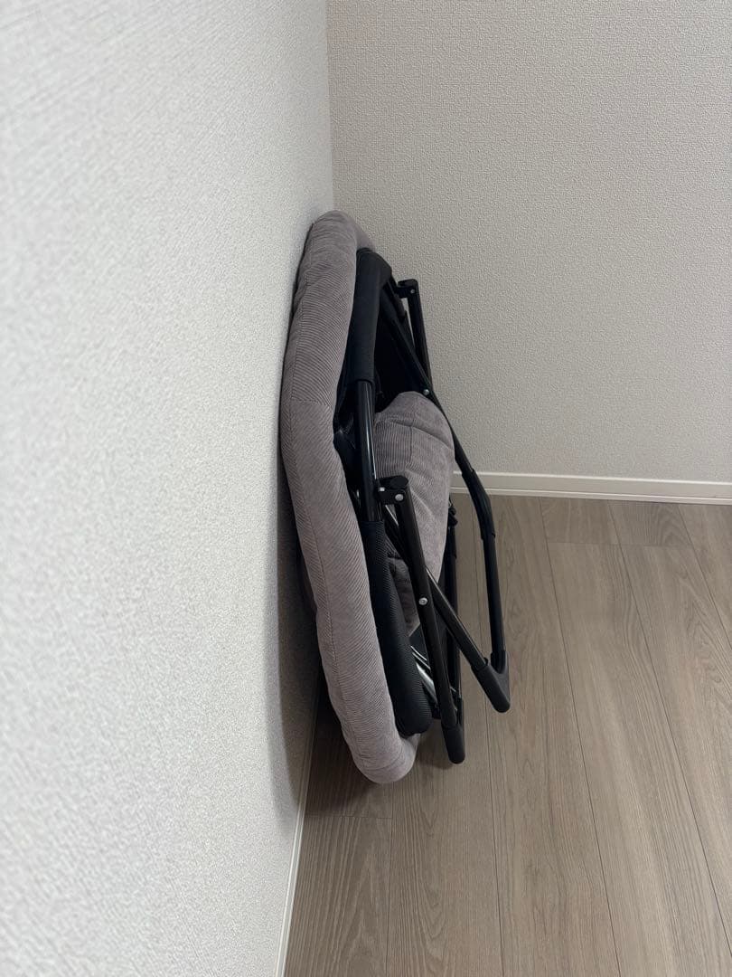 フォールディングチェア　折りたたみ　グレー