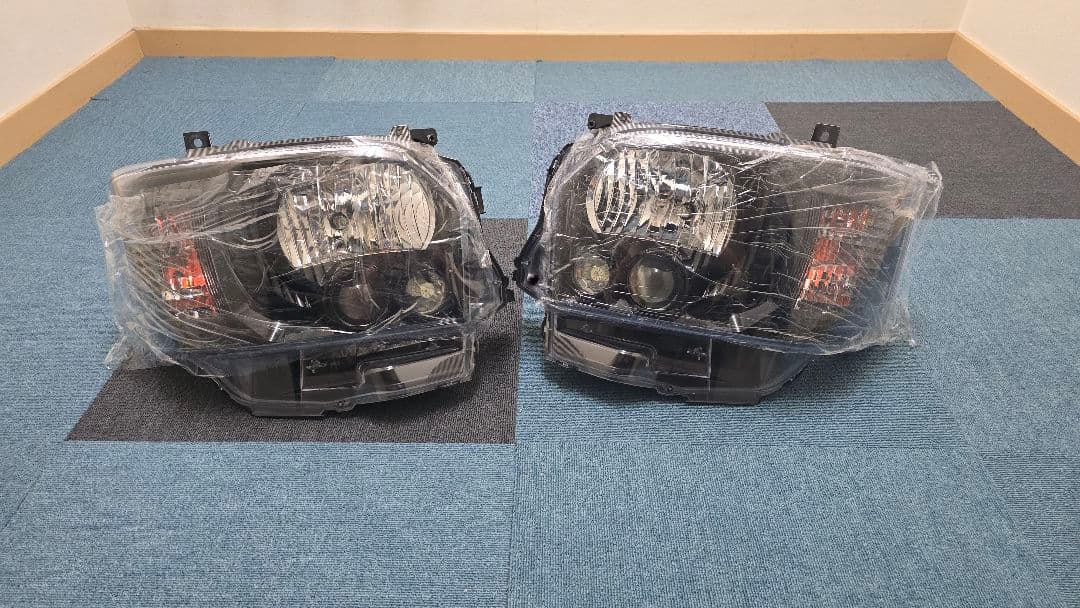 ハイエース　ヘッドライト【再出品】