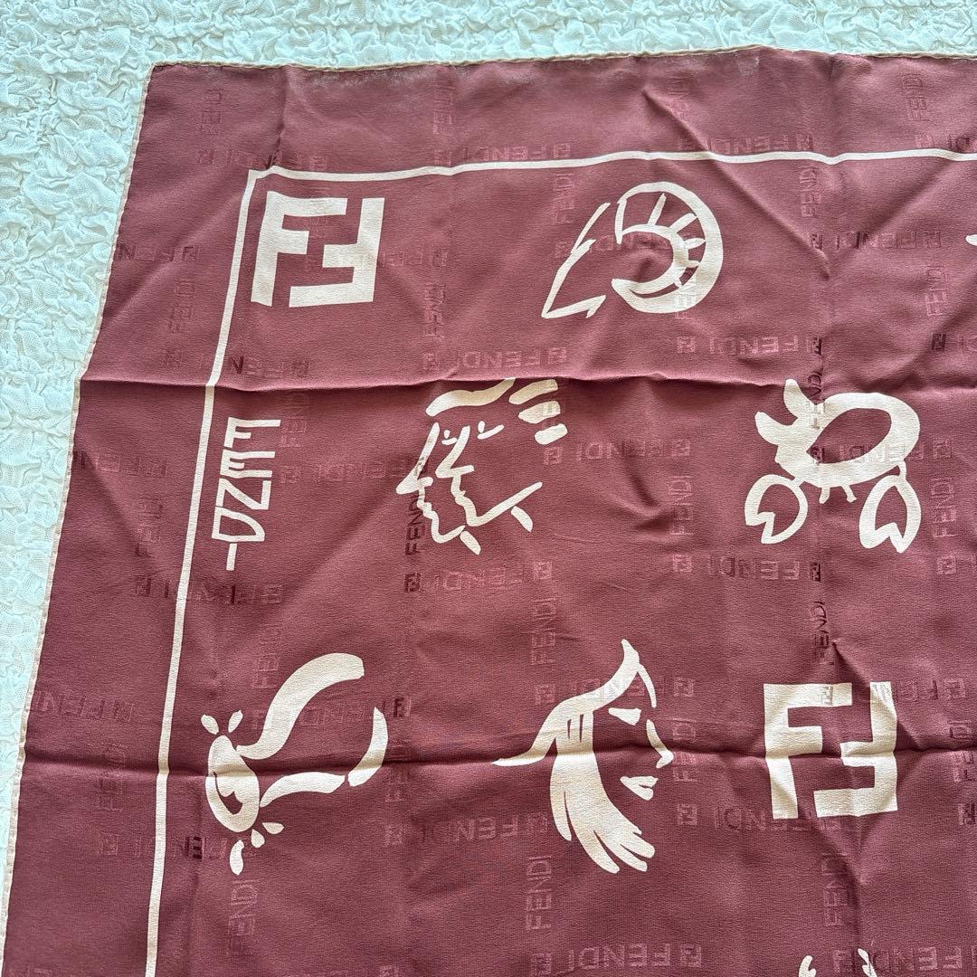 【美品】 Fendi フェンディ 星座柄 シルク スカーフイタリア製