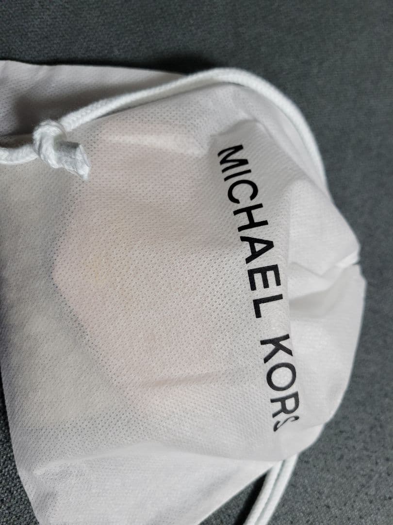 【期間限定値下げ中】MICHAEL KORS ベージュ キーケース