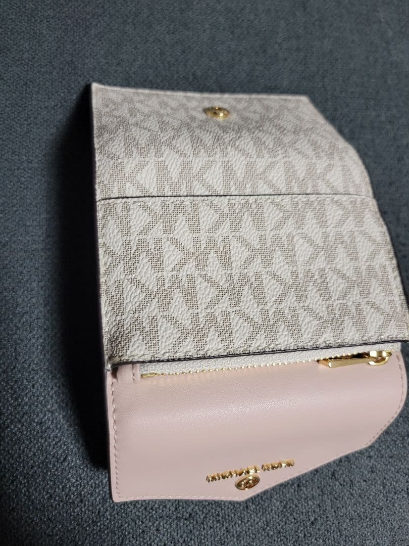 【期間限定値下げ中】MICHAEL KORS ベージュ キーケース