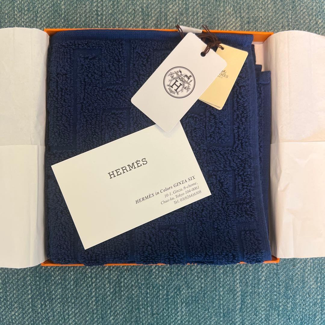 HERMES ネイビー ハンドタオル　新品タグ付き