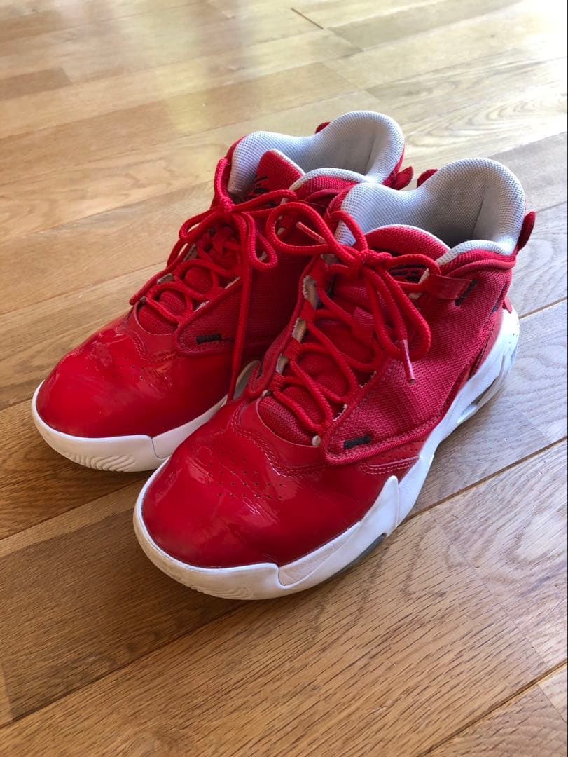 NIKE JORDAN MAX AURA 4 バスケ　赤 23.5