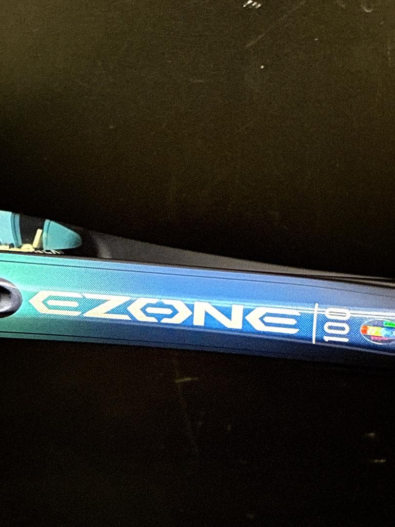 YONEX EZONE 100　ヨネックス　イーゾーン　硬式テニスラケット