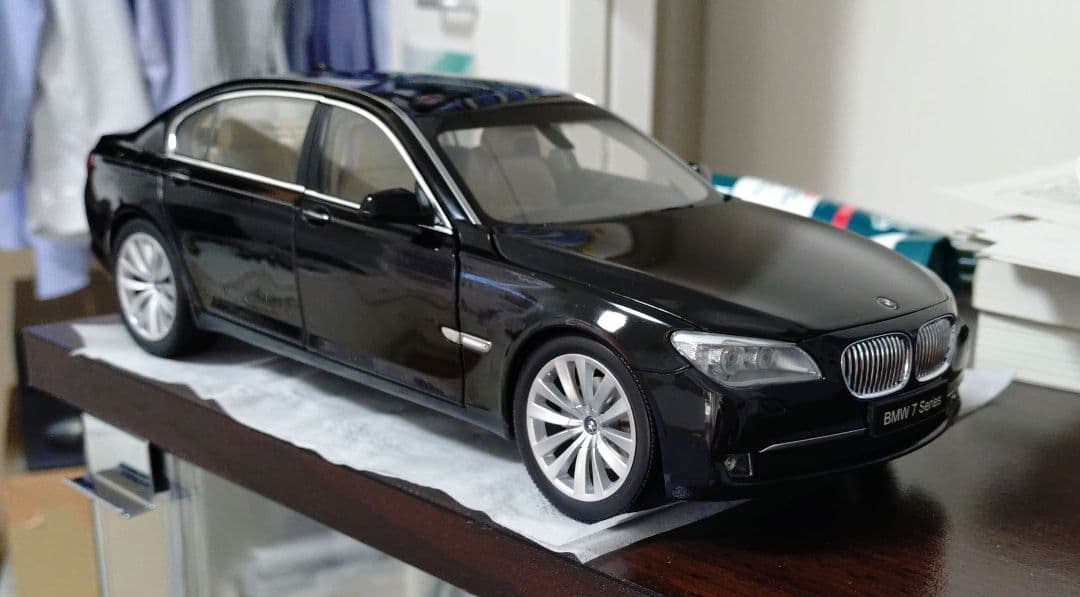 ミニカー 1/18 京商  7シリーズ 750Li