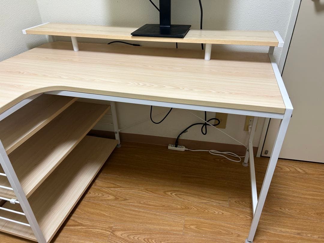 L字型のデスク　パソコンデスク　2段棚付き　120＊80cm