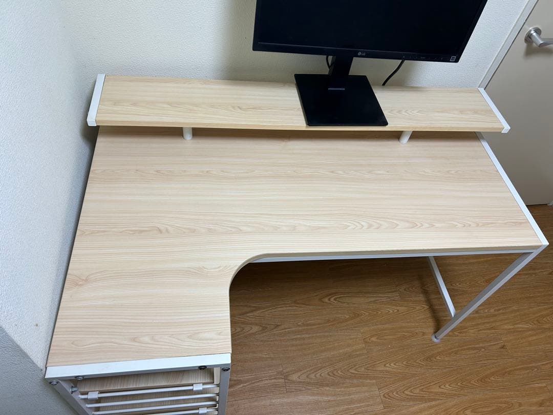 L字型のデスク　パソコンデスク　2段棚付き　120＊80cm