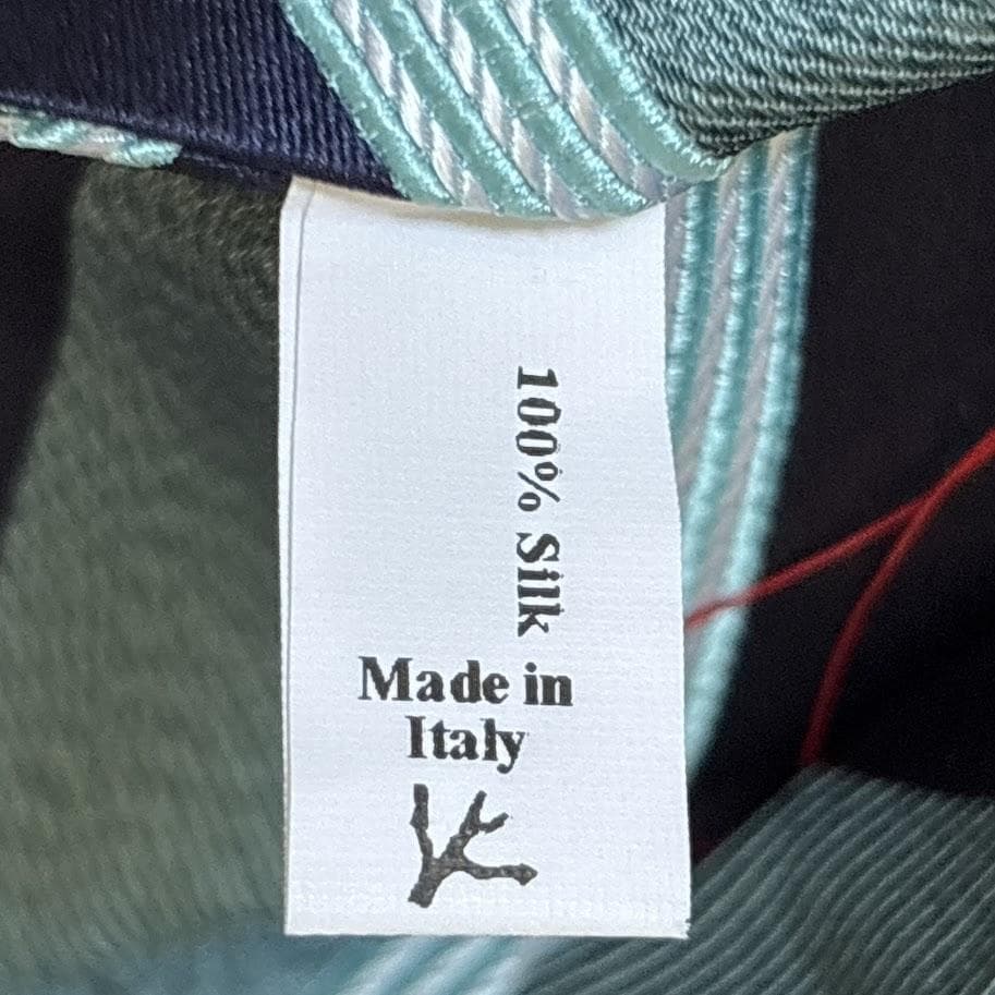 ★ セッテピエゲ ★イザイア ISAIA★ レジメンタルタイ・イタリア製・極美品
