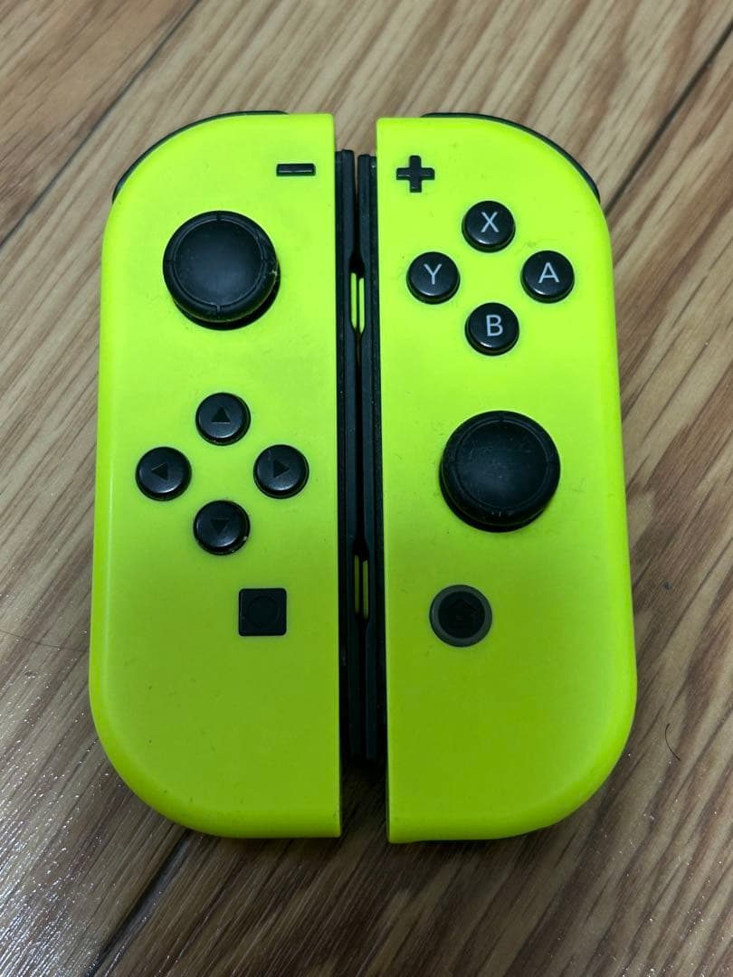Nintendo Switch 本体 青/赤　緑のコントローラー付き