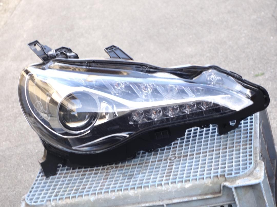 美品 ZN6 後期 ヘッドライト LED brz zn6 86 zc6