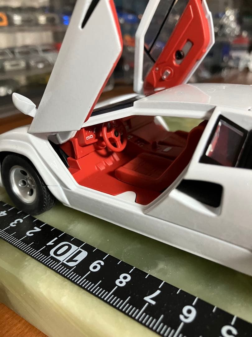 ランボルギーニ・カウンタック 1/24