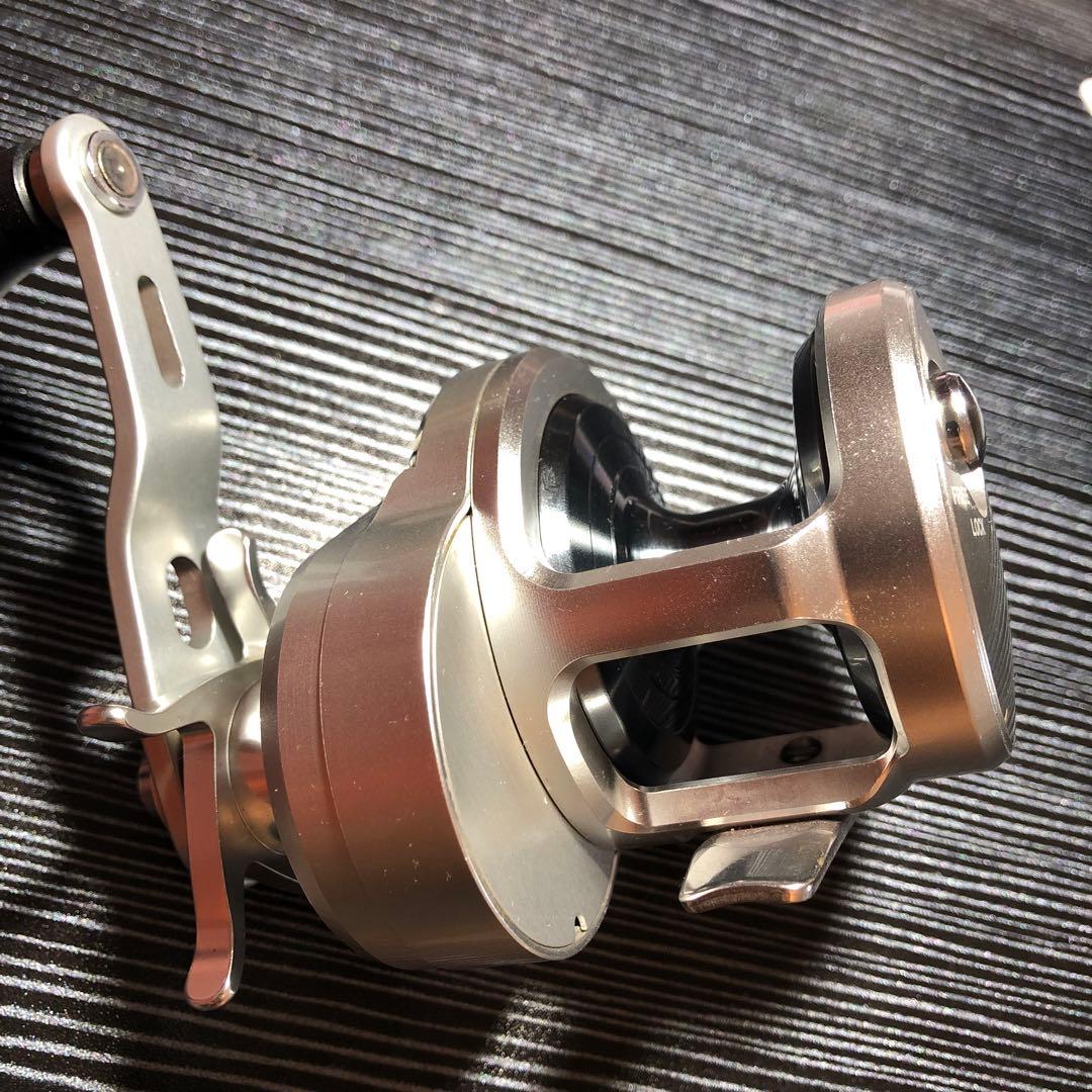 SHIMANO MEGA JIGGER ベイトリール