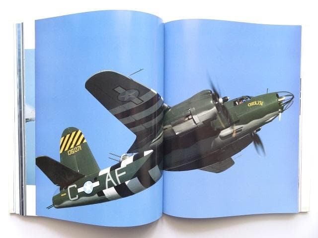 洋書◆クラシック軍用機 写真集 本 戦闘機 爆撃機 飛行機 B-29 P-51