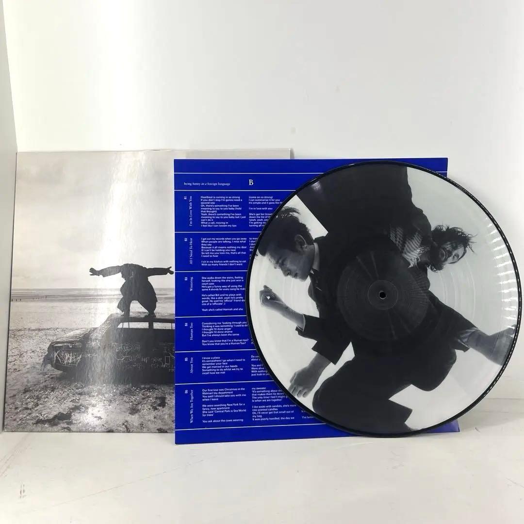 The 1975 レコード　picture disc LP 外国語での言葉遊び