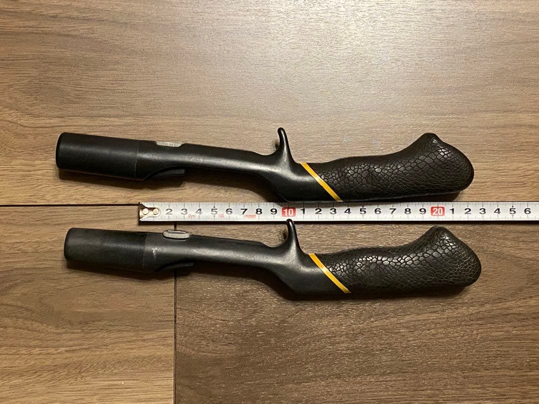 Fenwick フェンウィック 黒の黄帯 グリップ 2本セット