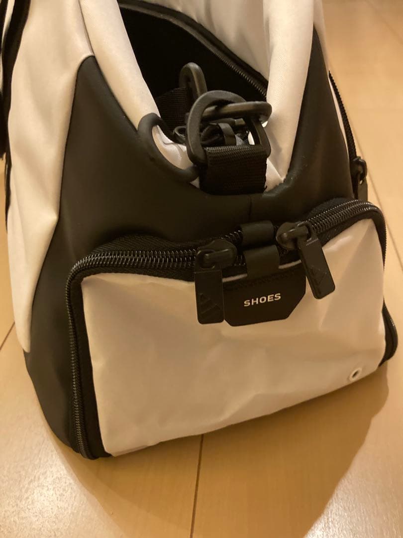 新品未使用　シューズポケット付ダッフルバック IKC87