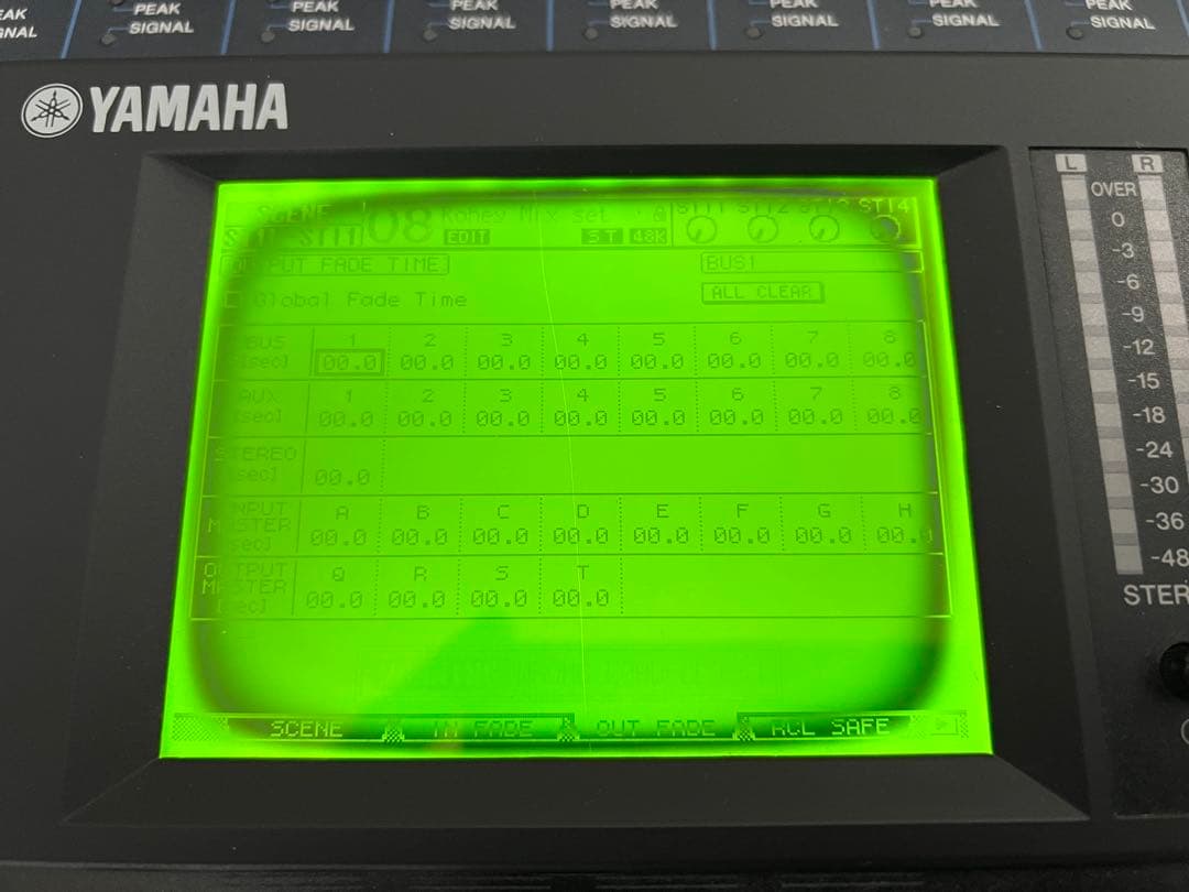 ミ*)様 YAMAHA 01V96（ジャンク品）ラックマウントアダプタ付