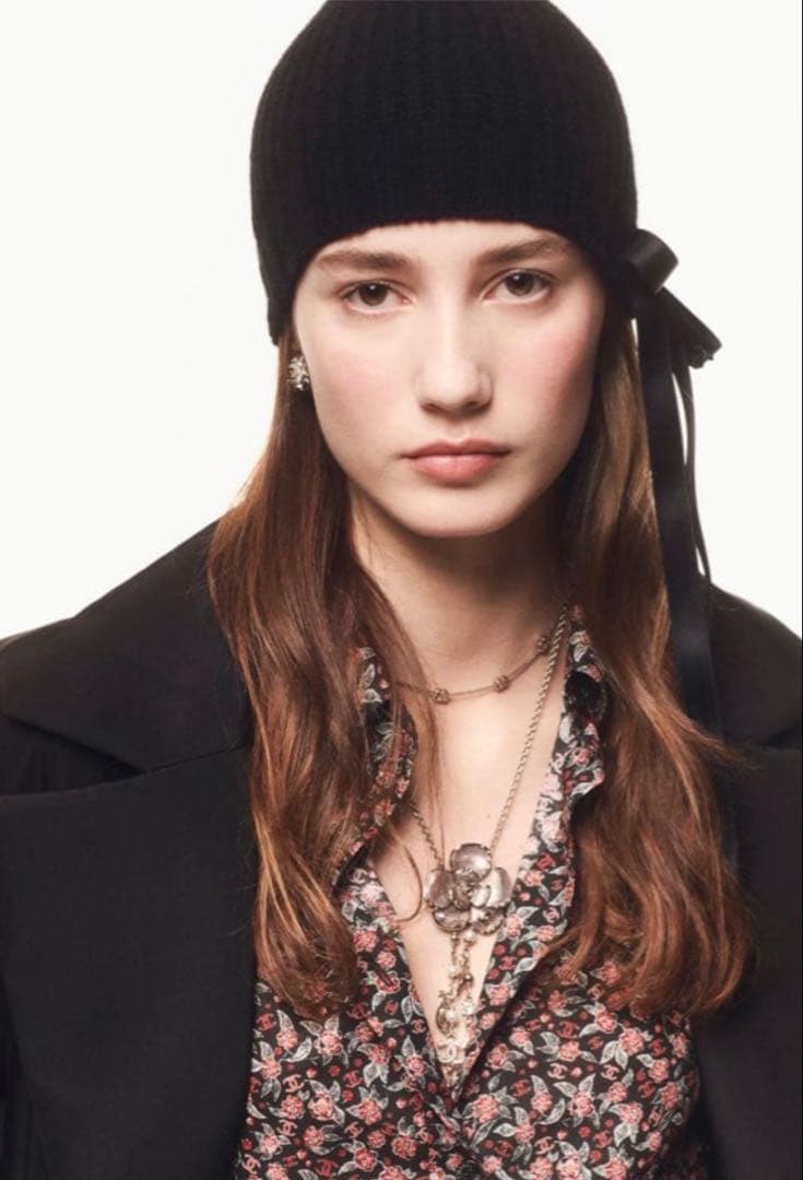 ブラックピンクジェニー着用CHANELシャネル24B カシミアリボンニット