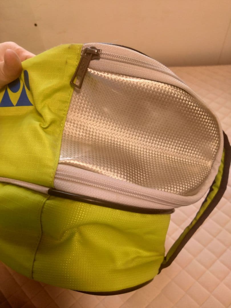 美品、YONEX バドミントンバッグ　シューズ入れ付き ブルー×ライムグリーン