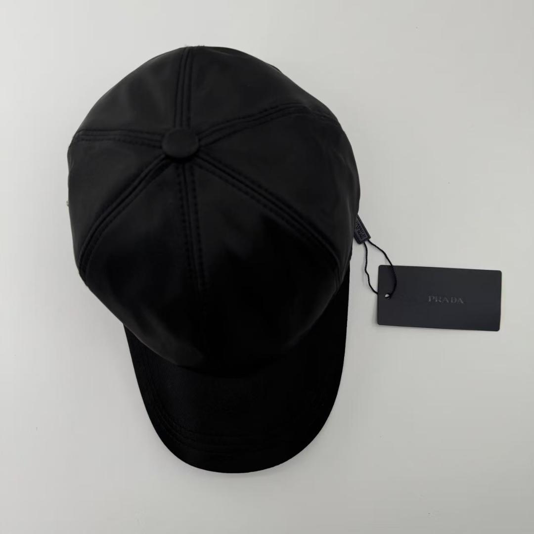 Prada ブラック ベースボールキャップ