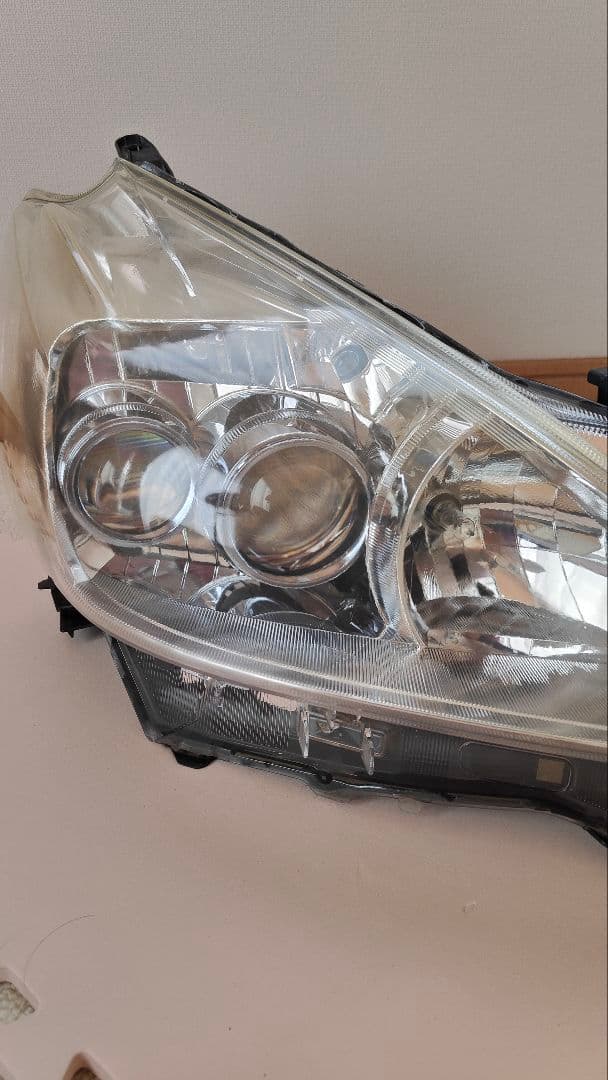 値下げ トヨタ プリウスα ZVW41 前期Gツーリング 右ヘッドライト