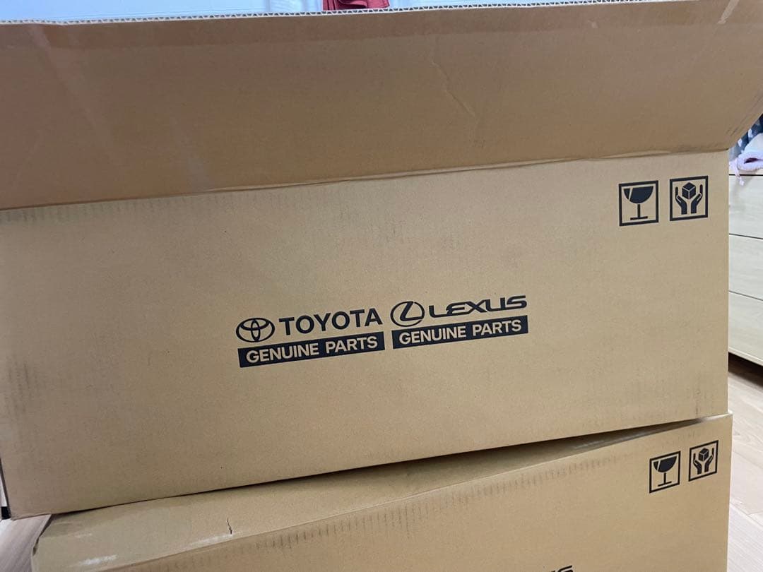 ノア ZWR90W 左　ヘッドランプ　ライト　 V1-1 81150-V1021