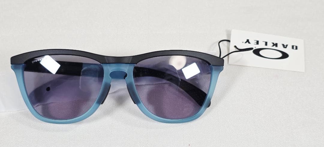 新品　オークリー サングラス FROGSKINS RANGE A