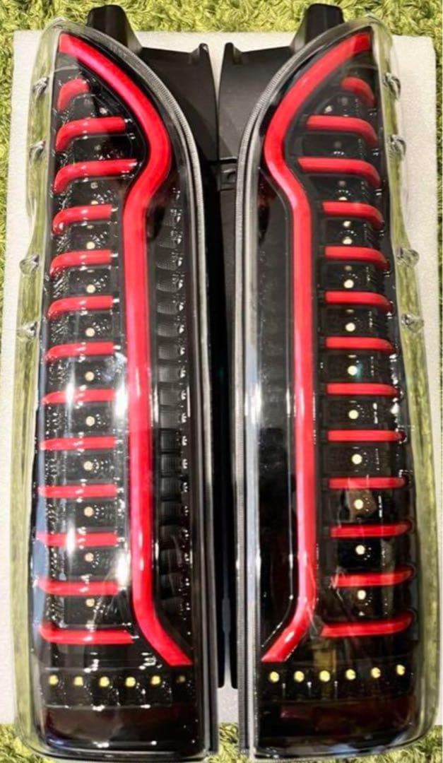 専用です。 最終値下げ　ハイエース　テールランプ　シーケンシャル　ジャンク
