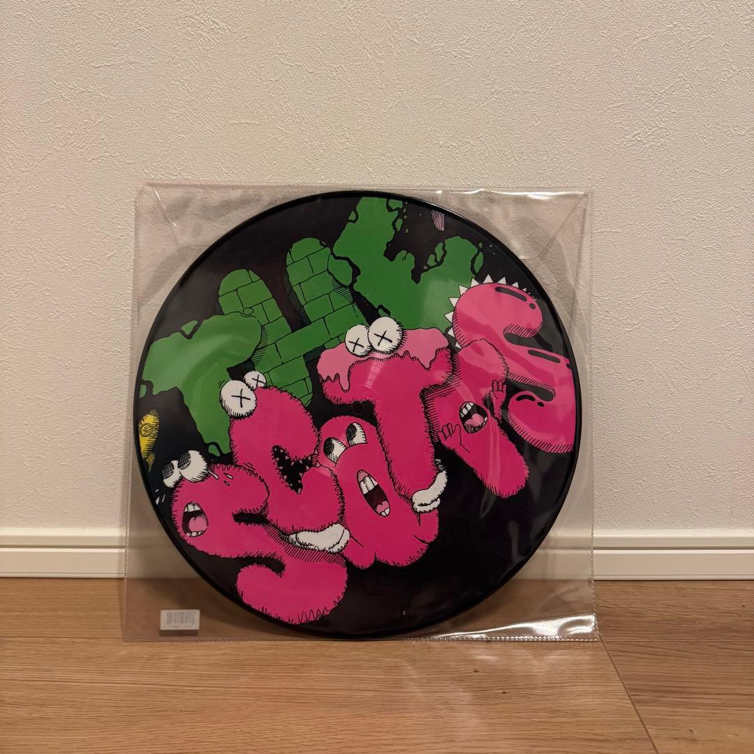入手困難　travis sccott kaws レコード　cd インテリア