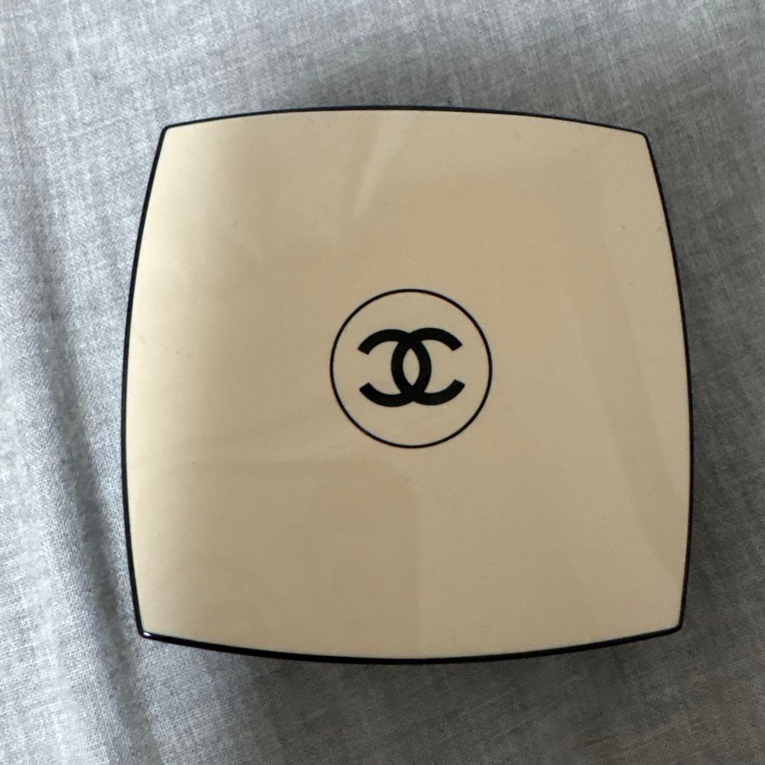 CHANEL LES BEIGES アイシャドウパレット　warm