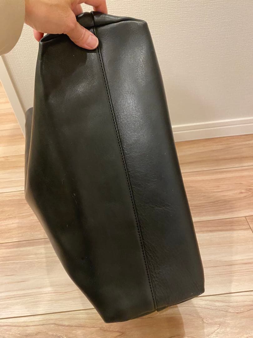 K*a様 定価55000円スロウ　黒 レザー バッグ 大きめ
