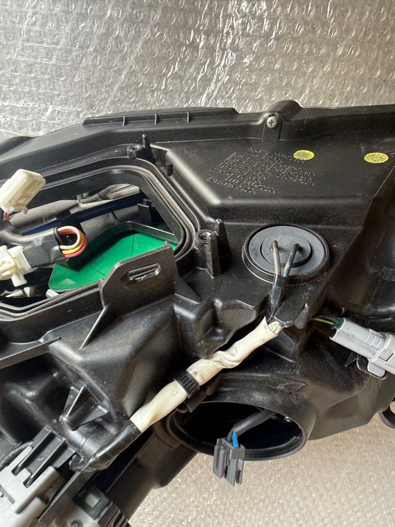 LEXUS レクサス　CT 200h ZWA10 中期　右側　ヘッドライト　中古
