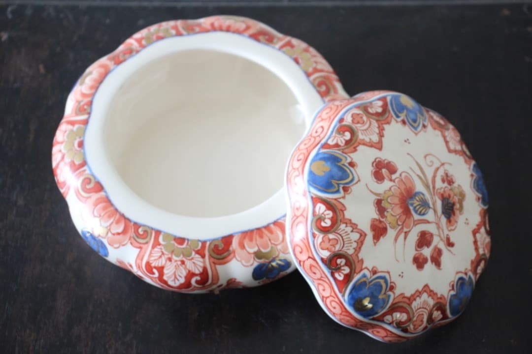 ヴィンテージ　オランダ　デルフト　伊万里デザイン　蓋付き物入　ボンボニエール